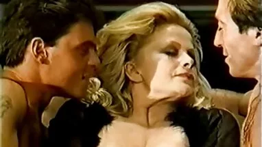 Genç Michelle B eski yerli porno ve Kelly büyük savaş