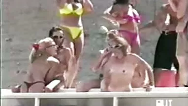 Sarah genç ve Deborah Wells eski türk sineması pornosu Güney